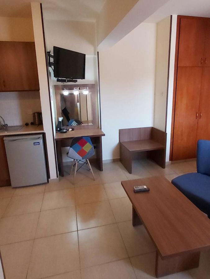 Lakis Court Apartment Larnaca Ngoại thất bức ảnh