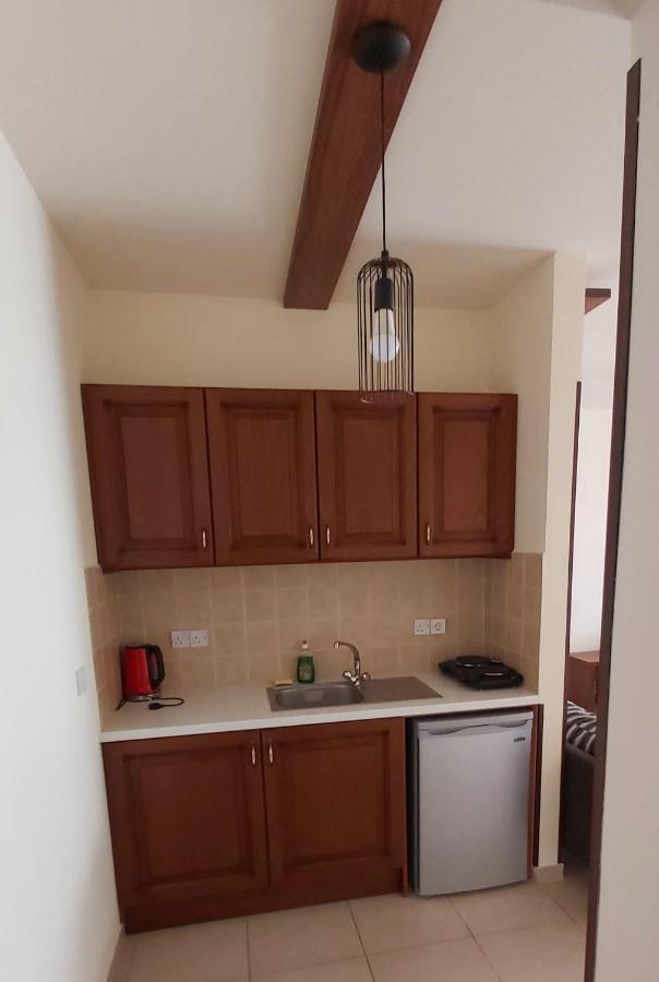 Lakis Court Apartment Larnaca Ngoại thất bức ảnh